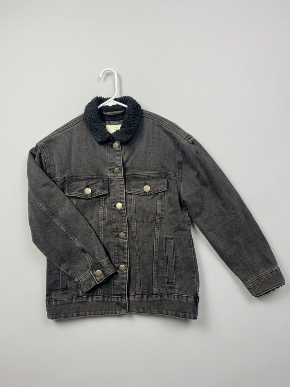 91 Cotton On Black Denim Trucker Jacket Women’s Size 4 Fleece Collar & Cuffs